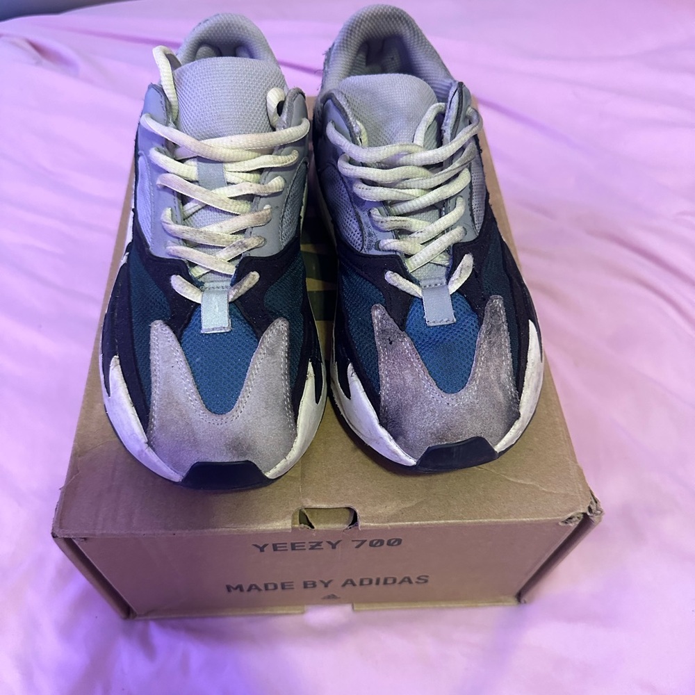 Yeezy 700